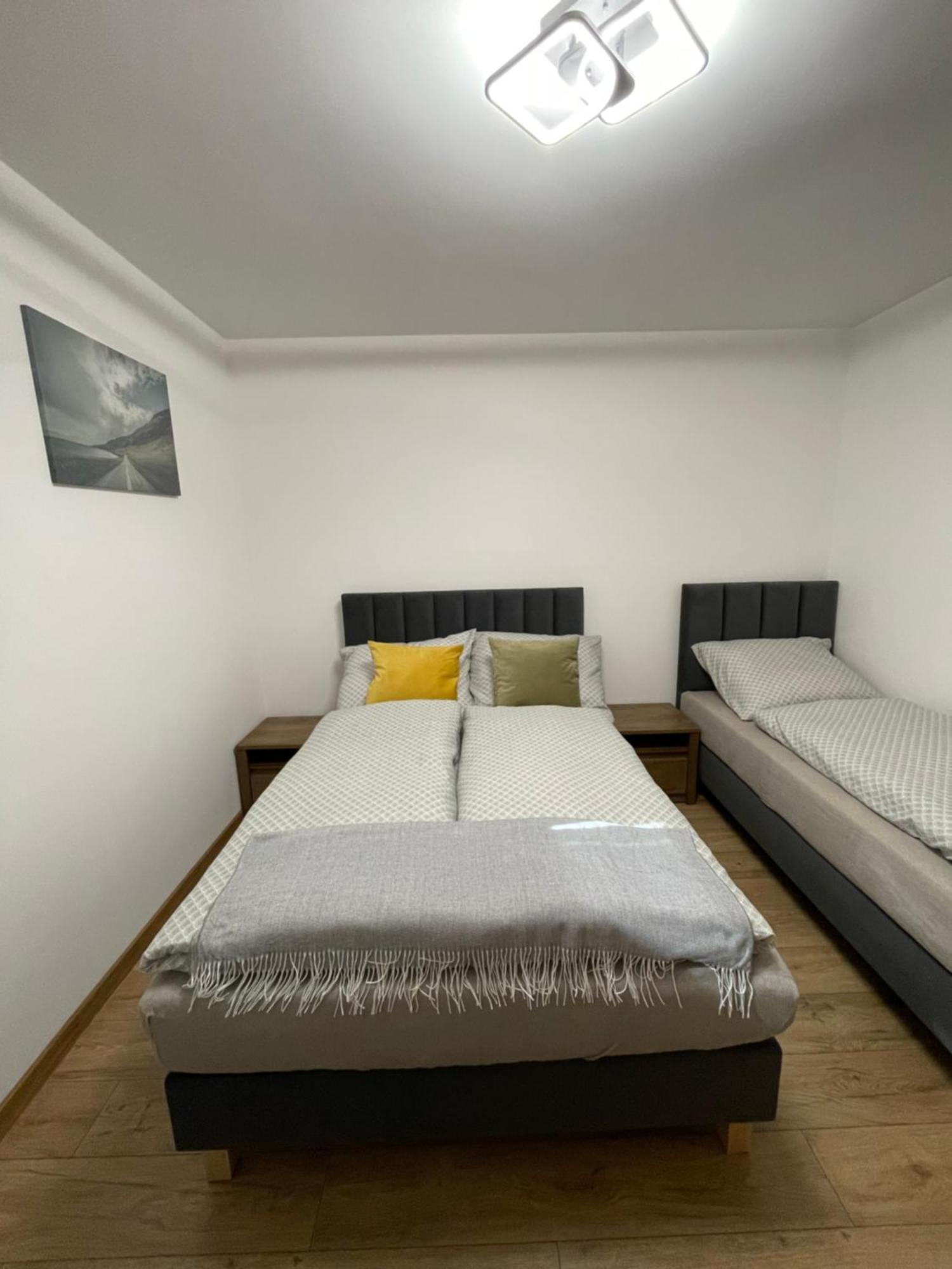 Route 7 Rooms Myślenice Extérieur photo